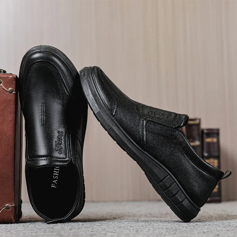 New Leisure Shoes Men's Fashion Leather Shoes Wholesale