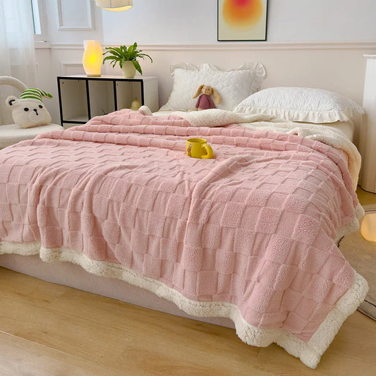 Ornate Jacquard Taffeta Comfort Blanket 100% Polyester Double-Layer Knitted Eco-Friendly Embroidered Pattern.