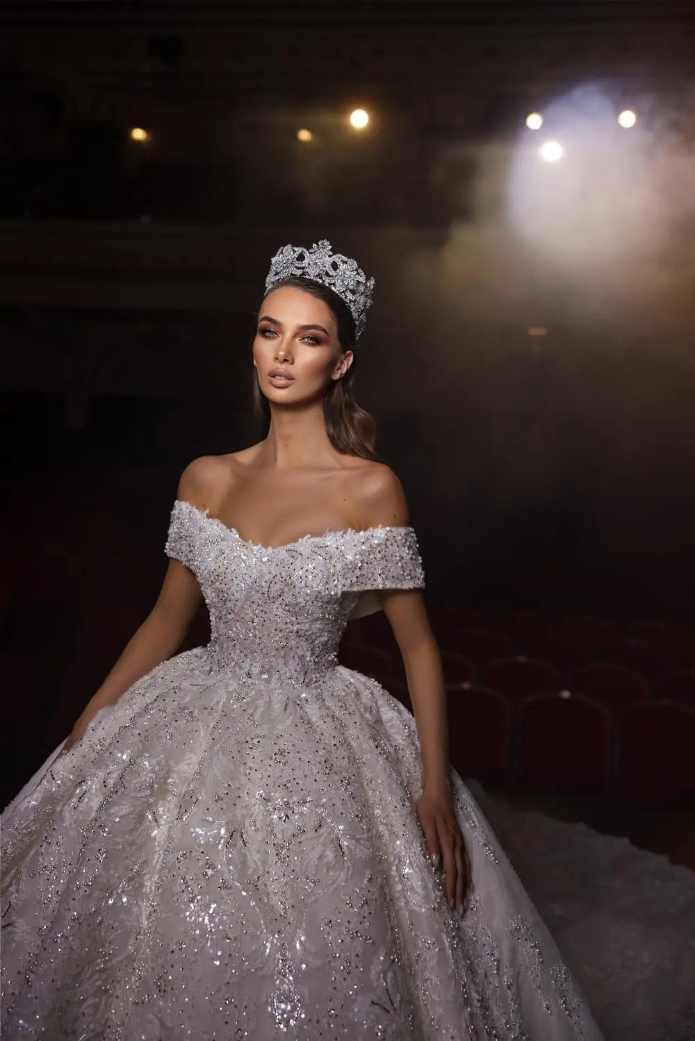 2024 Luxury Wedding Dress Lace Bridal Gowns Wedding Dress Illusion Embroidered Beaded Lace Stain Wedding Dress Bridal Gown