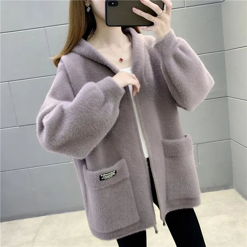 Frauen Jacke Herbst Winter neue Mode imitieren Nerz Samt Mantel 2024 weibliche kurze Kapuze dicke warme Wolle Mantel Oberbekleidung Tops.