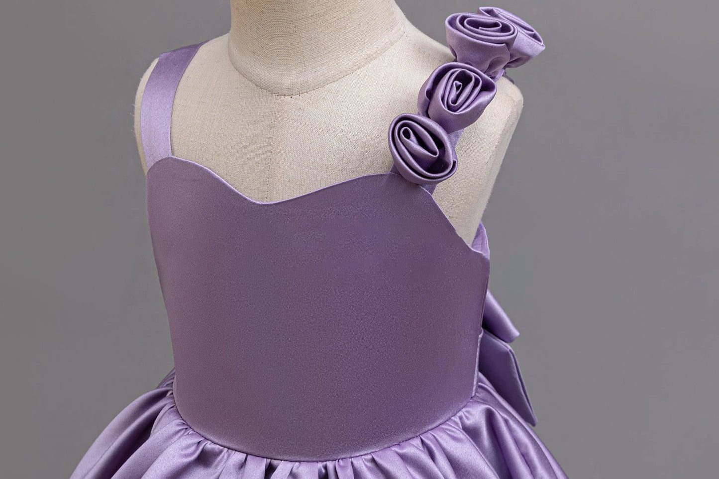 2025 Neues Mädchen-Partykleid mit lila Schwanz, Smoking für 2–6 Jahre alte Mädchen, Festival-Performance-Abendkleid, Huatong-Hochzeitskleid
