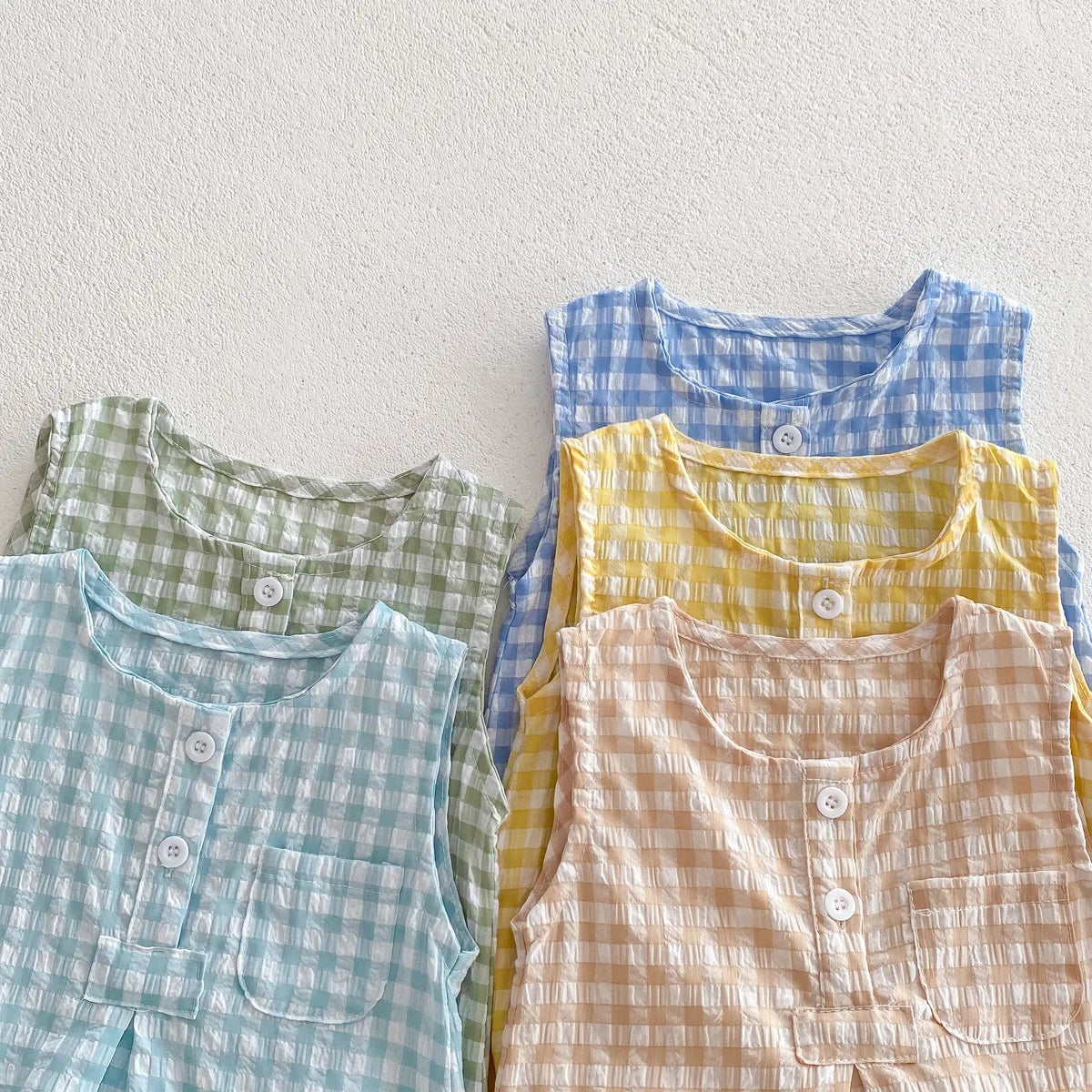 2024 Sommer Baby kleidung Plaid Kleinkind Jungen Mädchen Bodysuit ärmel los einteiliges Kleinkind Outfit
