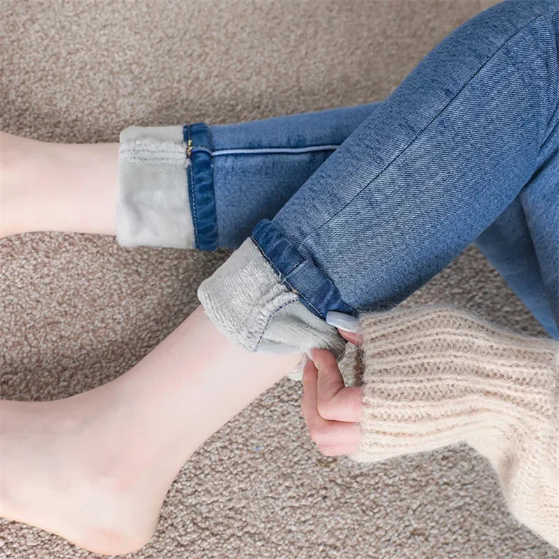 Frauen Thermische Dünne Jeans Mom Winter Warme Plüsch Stretch Jeans Dame Fleece Schnee Denim Hosen Student Bleistift Gerade Bein Hosen