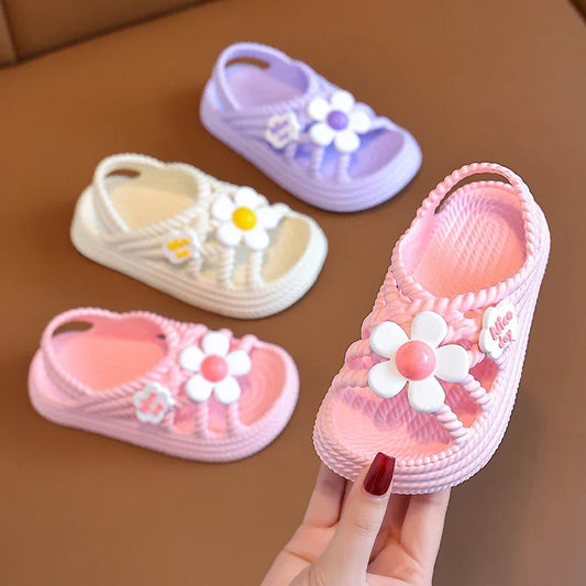 2025 New Children's Slippers Summer Girls and Boys Bathroom Home Anti slip Beach Shoes Soft Soled Baby Sandals.
