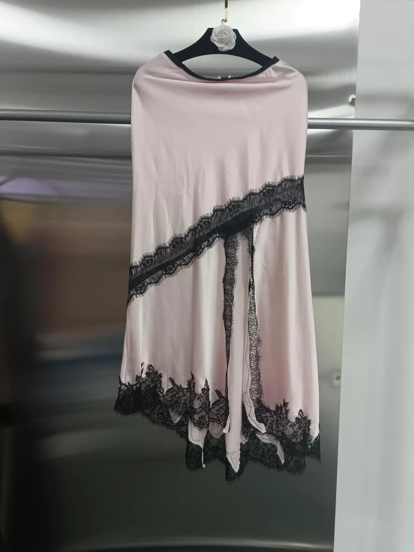 TWOTWINSTYLE Colorblock Slimming Fashion Midi Skirts for Women Patchwork Lace Temperament Skirt Female Elegant Clothing Style