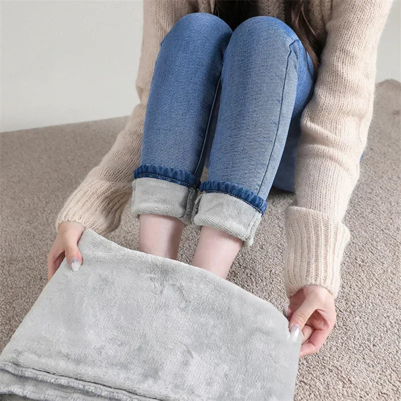Frauen Thermische Dünne Jeans Mom Winter Warme Plüsch Stretch Jeans Dame Fleece Schnee Denim Hosen Student Bleistift Gerade Bein Hosen