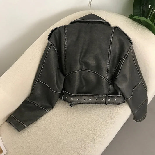 Neue Frühjahr Frau Faux Leder Jacke Chic Vintage Amerikanische straße tragen Kurze Revers Zipper Gürtel Biker Mäntel Mode Streetwear.
