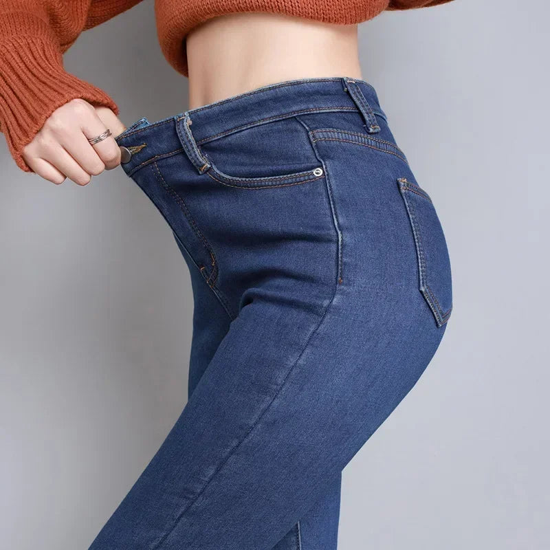 Frauen Thermische Dünne Jeans Mom Winter Warme Plüsch Stretch Jeans Dame Fleece Schnee Denim Hosen Student Bleistift Gerade Bein Hosen
