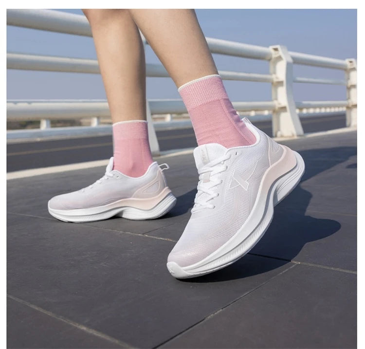 Xtep Laufschuhe für Damen, 2022, Sommer, atmungsaktiv, leicht, mit Rebound-Dämpfung, Stoßdämpfung, Sportschuhe 875218110014