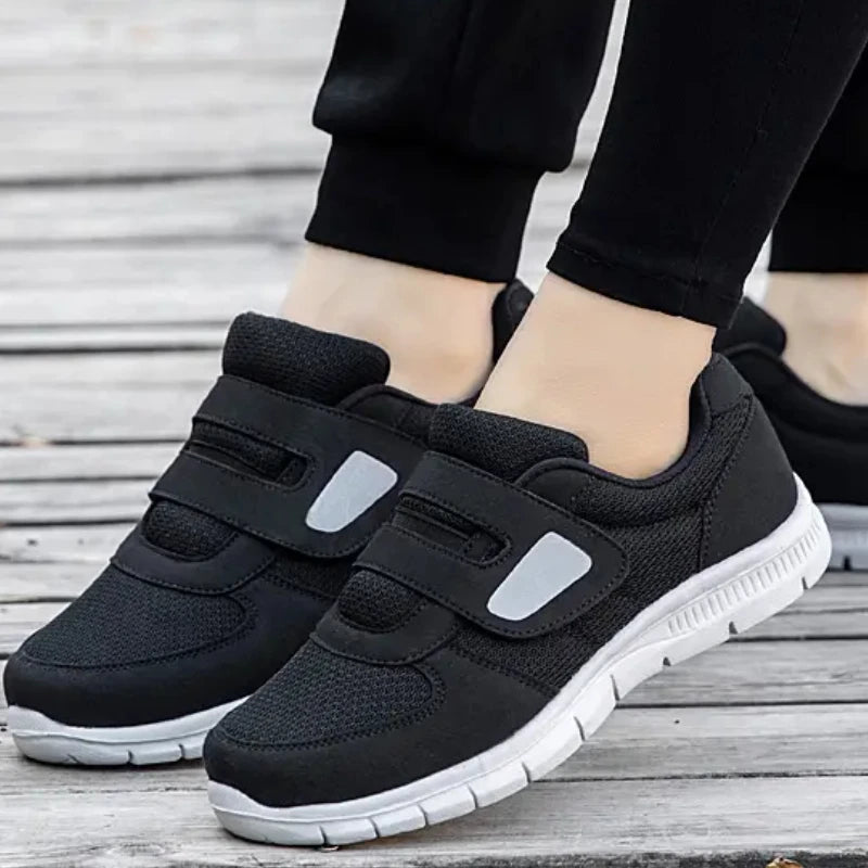 Men's Soft Sole Comfortable Shoes Spring Women's Walking Round Toe Loafers Solid Colour Thick Bottom Non-slip Sneakers.