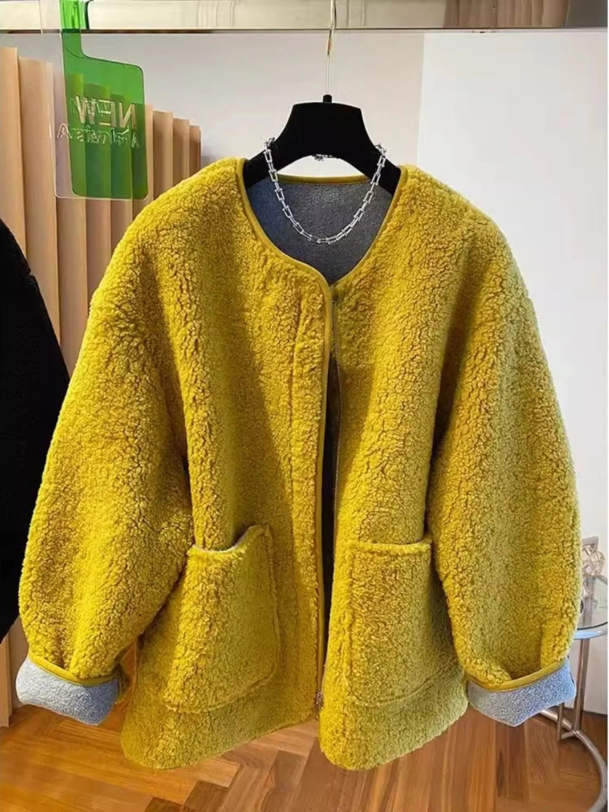 Hochwertige Lammwolljacke für Damen, lockerer warmer Samtmantel, 2025, neuer Frühling und Herbst, große Taschen, modische Oberbekleidung, M-3XL