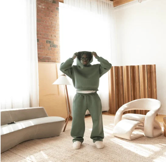 Men's Casual Sweatshirt Set Comfortable Streetwear Style Two-Piece Outfit for Men.