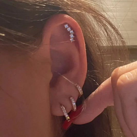 1PC New Curved Cz Cartilage Stud Moon Leaf Helix Rook Conch Screw Back Earring Stainless Steel Bar Ear Piercing Jewelry.