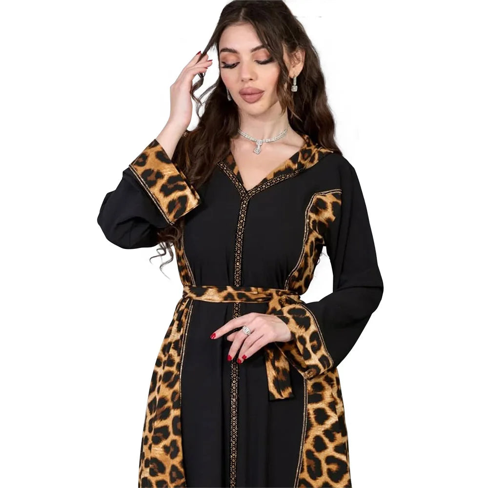 Elegantes arabisches Frauen-Partykleid, afrikanischer V-Ausschnitt, Leopardenmuster, langärmelig, Abaya, modische muslimische Dame, Urlaubskleid, islamische Kleidung