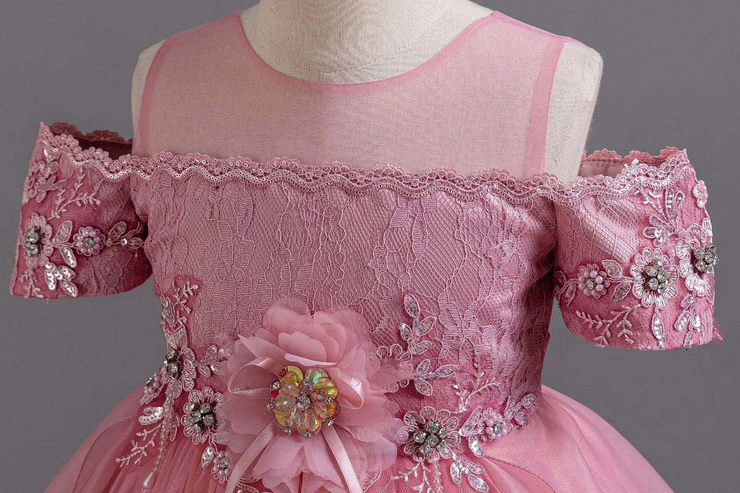Luxus Perlen Kleider Für Kinder Spitze Schleppende Hochzeit Prinzessin Kleid Für Mädchen Geburtstag Prom Gala Leistung Lange Ballkleid
