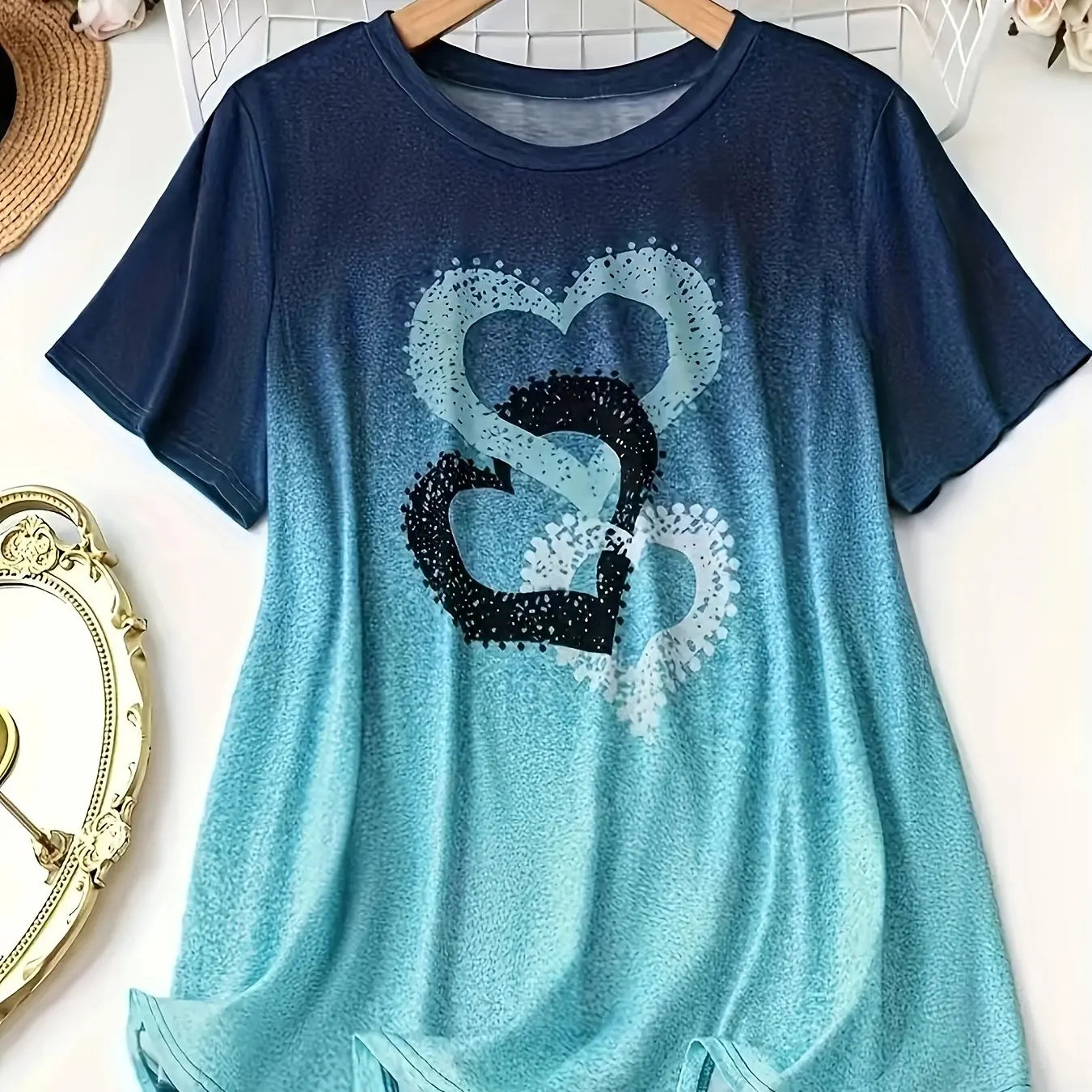 2025 Summer Women Plus Size Gradient Heart-shaped Printed Short Sleeved T-shirt Women Casual T-shirt Quick Drying Breathable.