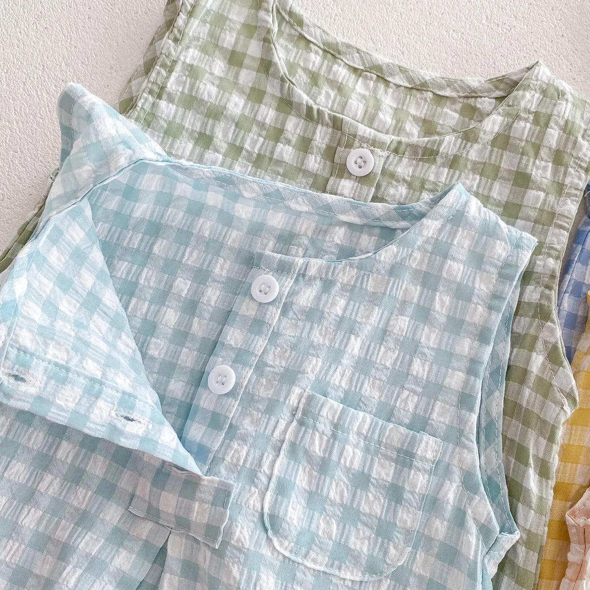 2024 Sommer Baby kleidung Plaid Kleinkind Jungen Mädchen Bodysuit ärmel los einteiliges Kleinkind Outfit