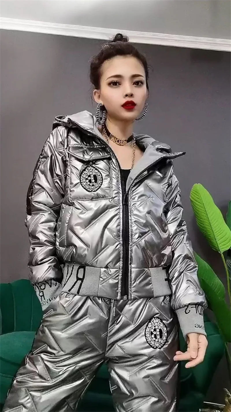 Mode Winter Glänzend Parkas Frauen Anzug Übergroßen Zwei Stück Set Casual Mit Kapuze Baumwolle Gepolsterte Kurzen Mantel + Verdicken Warme Hose Sets
