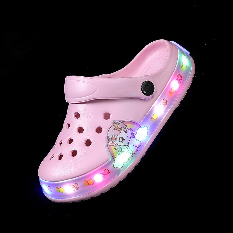 Light Sandals for Girls Pink Cartoon Printing Summer Beach Kids Shoes Outdoor Non-slip Classic Design Children's Casual Clogs.