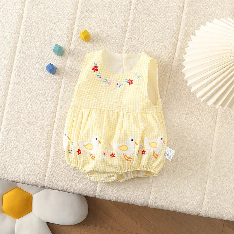 0–2 Jahre Neugeborene Kinder, bezaubernder Baby-Mädchen-Strampler aus Baumwollgaze, gelb kariert, bezauberndes besticktes Enten-Design – weich und süß
