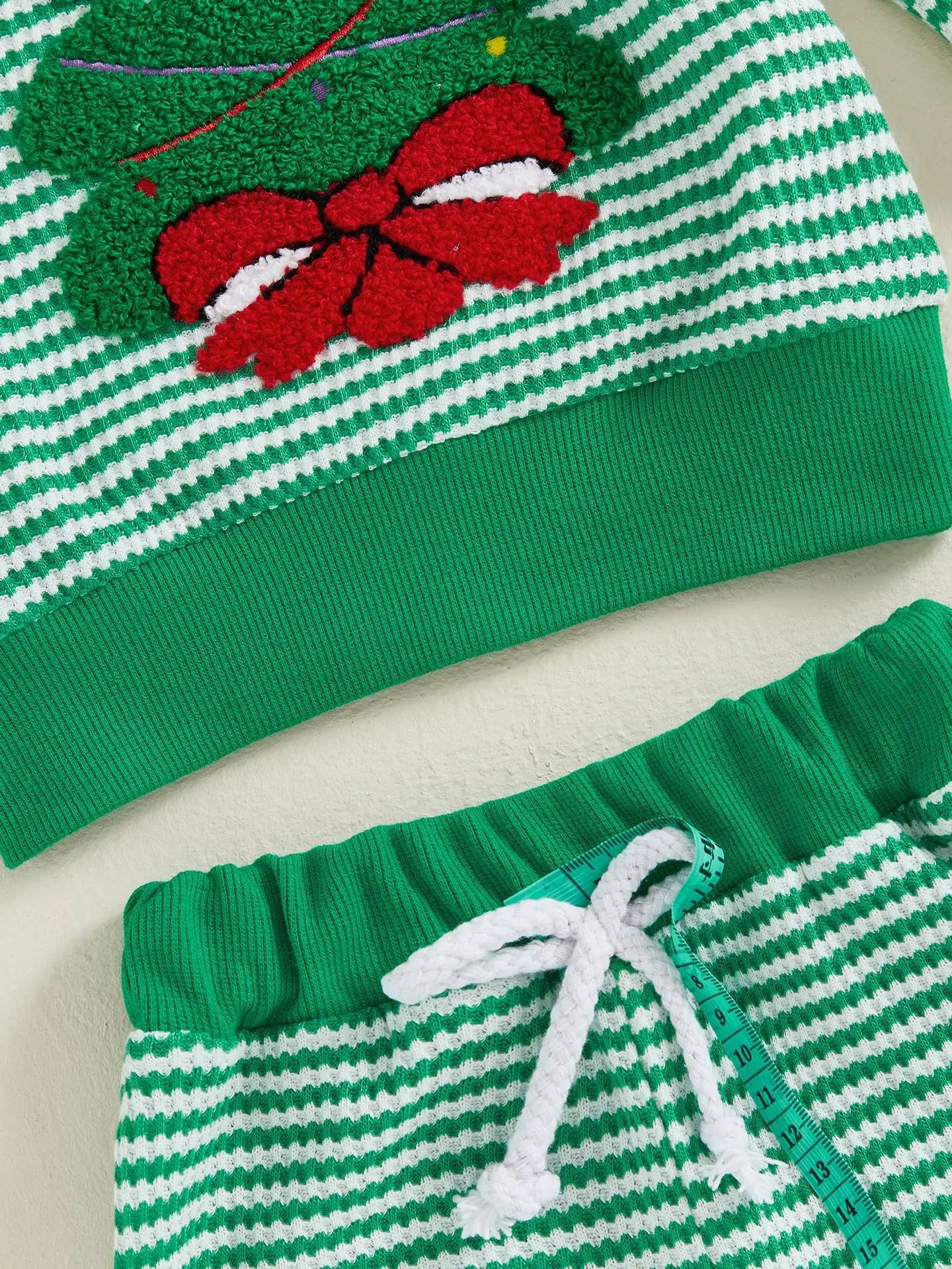 Weihnachts-Baby-Kleidung aus Baumwolle, 2-teiliges Set, 0–3 Jahre, gestreiftes Sweatshirt und Hose für Kleinkinder mit besticktem Weihnachtsbaum-Outfit