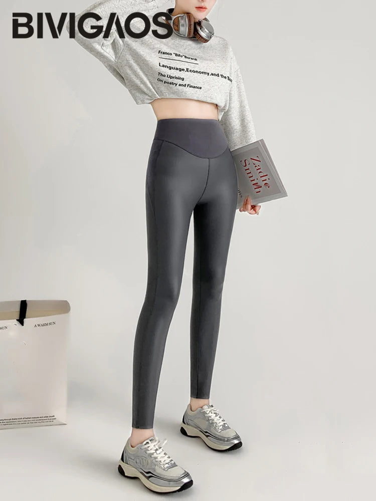 BIVIGAOS Herbst Neue Enge Stretch Leder Hosen Frauen Sharkskin Hohe Taille Spleißen PU Leder Fleece Sexy Leggings Winter Warm