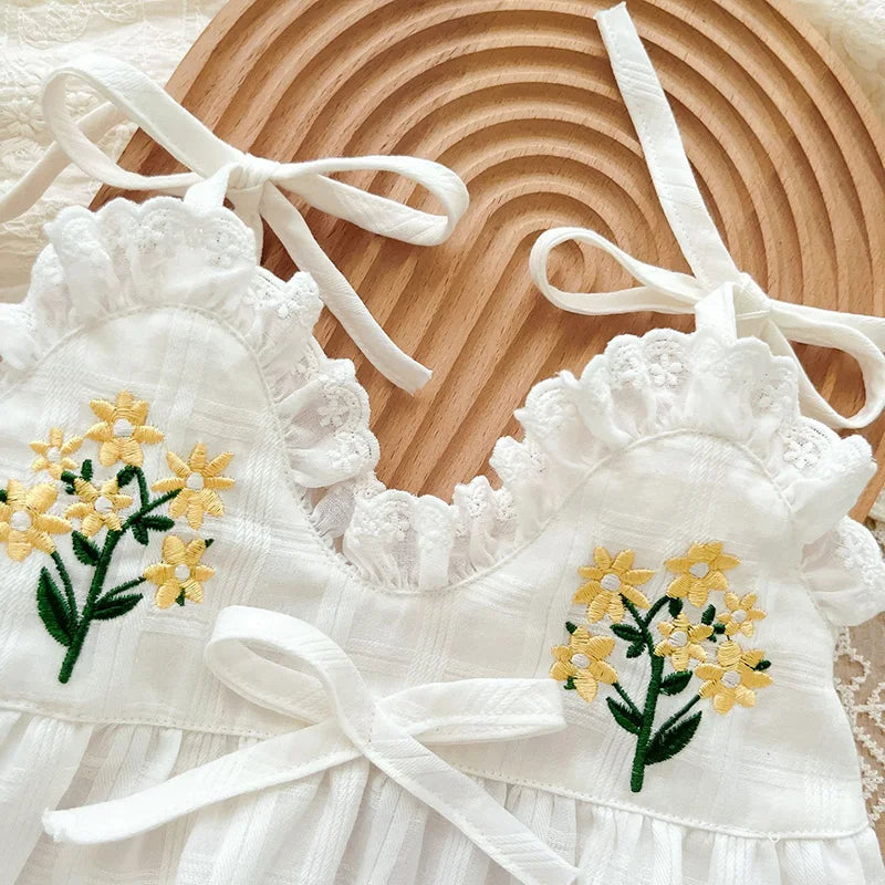 2025, Sommer, bezaubernd, ärmellos, Fliege, Blume, bestickt, für Neugeborene, Mädchen, einteiliger Bodys, weicher Baby-Spitzen-Overall