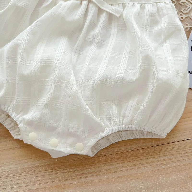 2025, Sommer, bezaubernd, ärmellos, Fliege, Blume, bestickt, für Neugeborene, Mädchen, einteiliger Bodys, weicher Baby-Spitzen-Overall