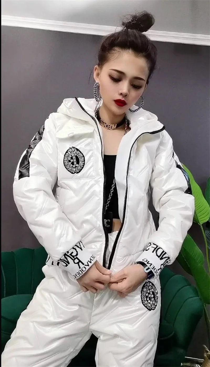 Mode Winter Glänzend Parkas Frauen Anzug Übergroßen Zwei Stück Set Casual Mit Kapuze Baumwolle Gepolsterte Kurzen Mantel + Verdicken Warme Hose Sets