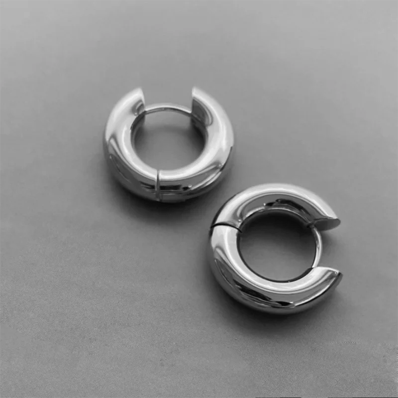20mm Stainless Steel Hoop Earrings for Women Smooth Metal Round Chunky Ear Buckle Huggie Earrings Jewelry Accessories Wholesale.