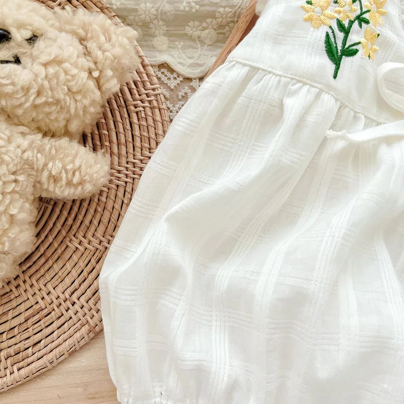 2025, Sommer, bezaubernd, ärmellos, Fliege, Blume, bestickt, für Neugeborene, Mädchen, einteiliger Bodys, weicher Baby-Spitzen-Overall