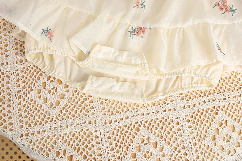 2024 Baby Mädchen Sommer Kleidung Schöne Blumen Hosenträger Body mit Hut Neugeborenen Prinzessin Kleid Infant Outdoor Ein Stück
