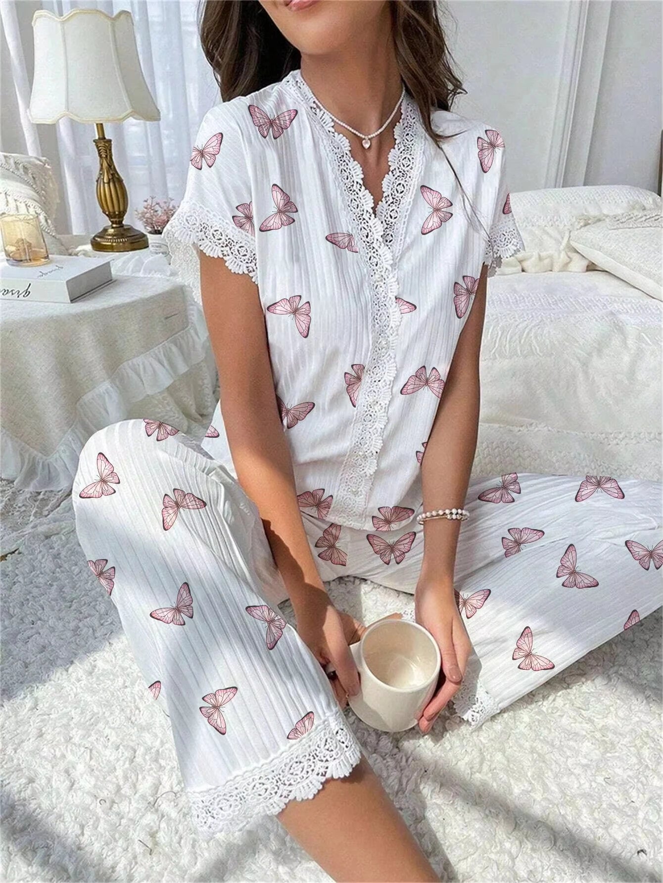 Damen-Pyjama-Set mit Spitzenbesatz, kurzärmliges Oberteil mit Knöpfen vorne und durchgehende Hose, Kirschdruck, 2-teilig, Nachtwäsche, Nachtwäsche, Homewear