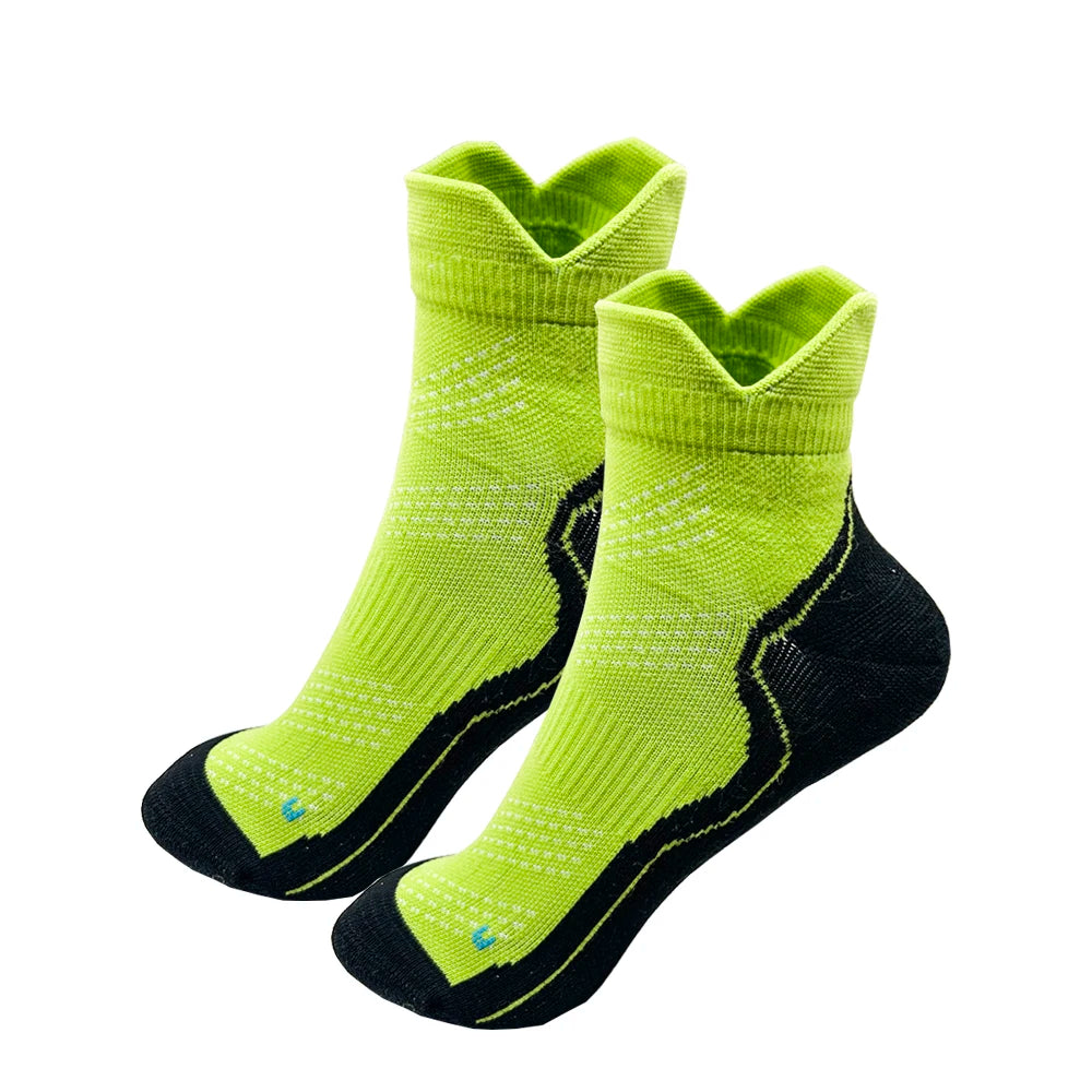 2/4 Pairs Cushioned Cotton Ankle Socks for Men Athletic Running Socks Low Cut Casual Sports Sock Tab Short Socks for Men Women.
