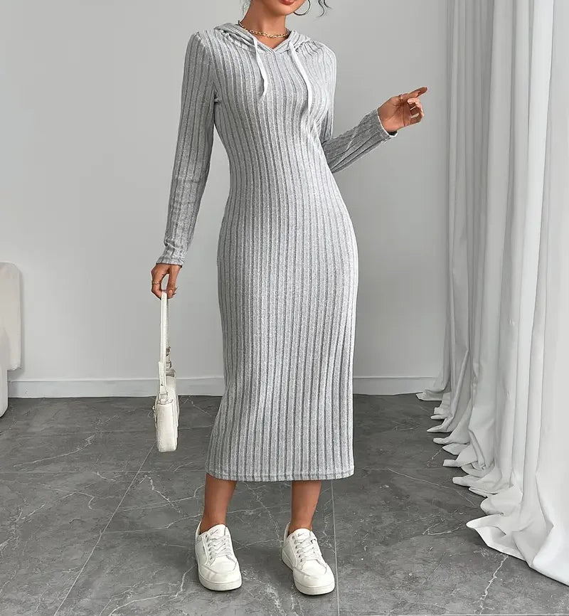 Lässiges, langärmliges, geripptes Strickkleid mit Kapuze für Damen – Slim-Fit- und figurschmeichelndes mittellanges, figurbetontes Herbstkleid 2025, Herbst