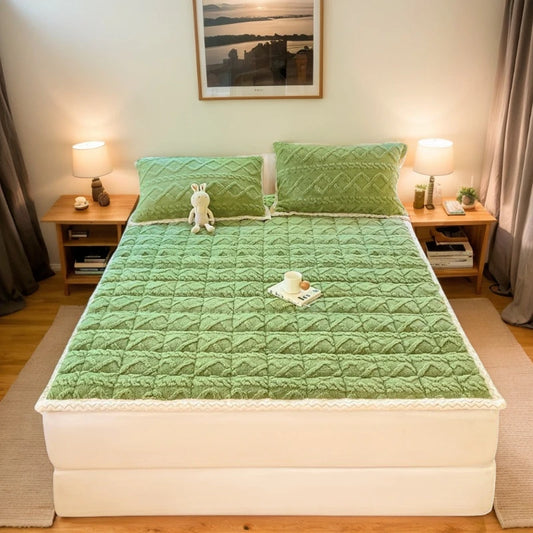 Winter Taft Velvet Mattress Topper Pad Fleece Bedspread Fold Non-slip Thin Tatami Mat Student Dormitory Bed Sheet Mattress Cover.