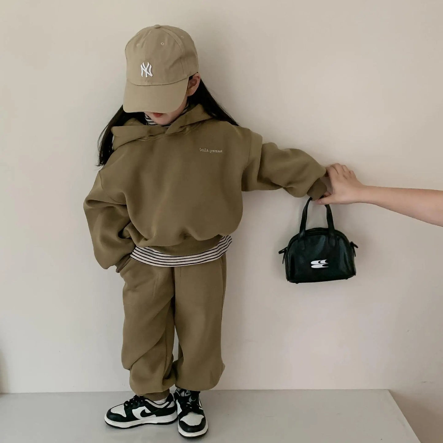 Winter neue Kinder Fleece Sweatshirt 2 stücke Set Langarm Kleinkind Outfits Baby warme Sport hose Anzug Jungen Mädchen Kleidung Set