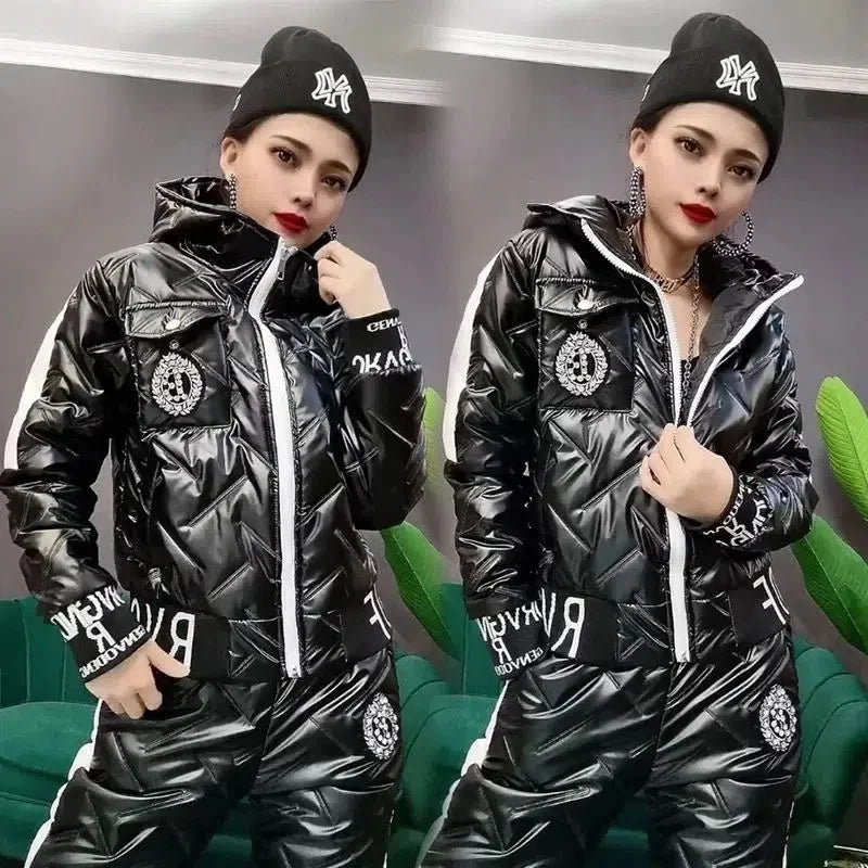Mode Winter Glänzend Parkas Frauen Anzug Übergroßen Zwei Stück Set Casual Mit Kapuze Baumwolle Gepolsterte Kurzen Mantel + Verdicken Warme Hose Sets
