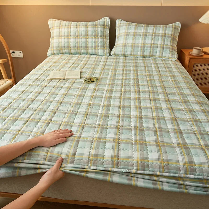 For High-Quality Quilted Plaid Mattress Cover,Mattress Protector,- Antibacterial, Breathable,Comfortable for Fresh Sleep Experie