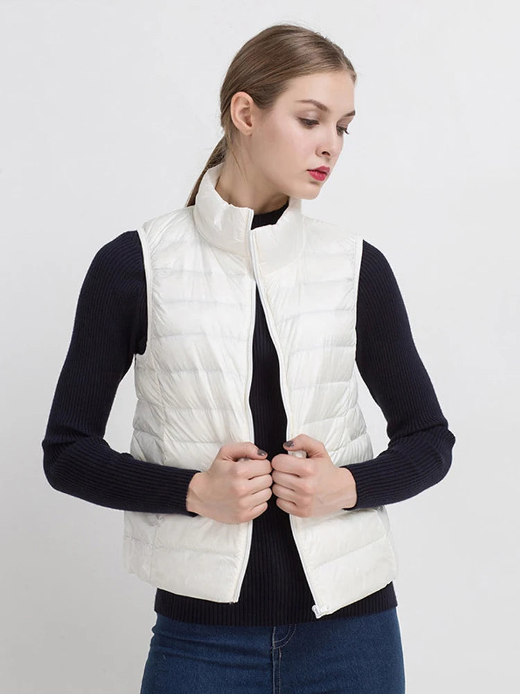 0-10 ℃ Frauen Westen Herbst Winter Ultra Licht Ente Unten Weste Weibliche Dünne Ärmellose Jacke Winddicht Warme Puffer Weste 4XL