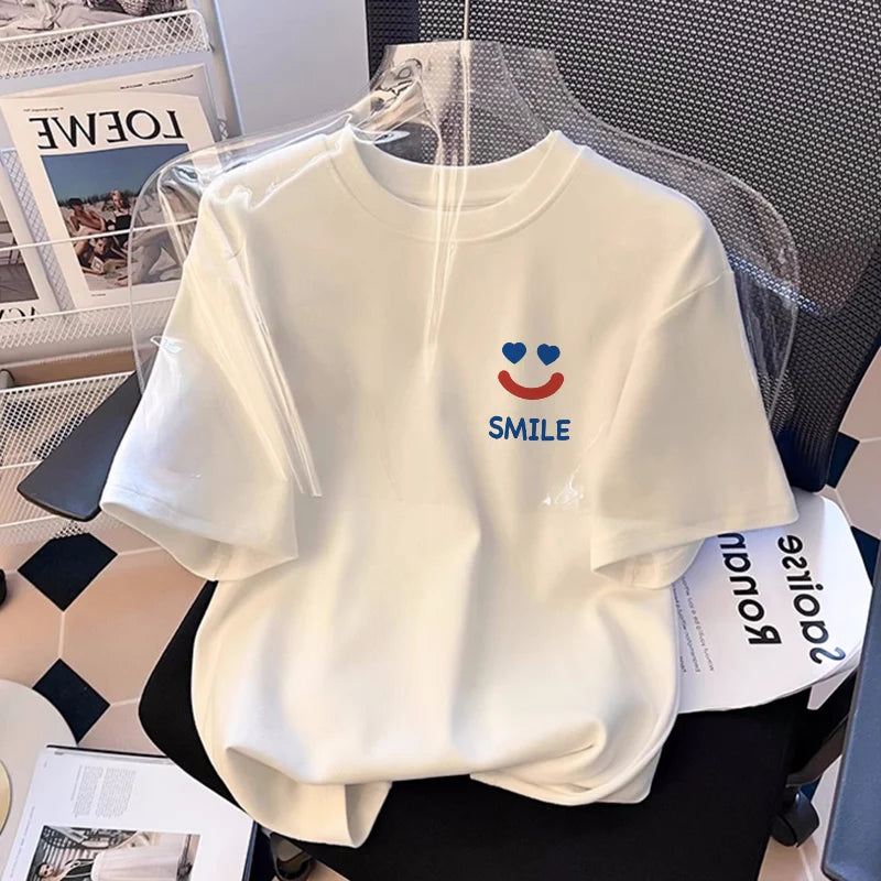 Weißes Plus-Size-Kurzarm-T-Shirt mit positiver Schulter, weiblich, halbärmelig, 2025, neues explosives Design, Sommer-Tops, lockeres T-Shirt
