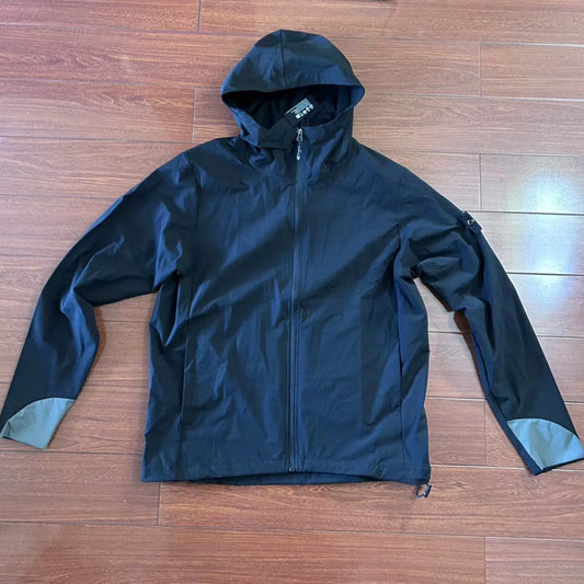 Compass Button Patch Italian Luxury Style Men's Lightweight Windbreaker Jacket Zippered Suitable For Outdoor Sports And Hiking.