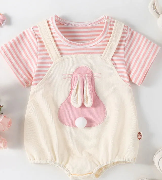 2024 Sommer Baby Mädchen Kleidung niedlichen Hasen falsch zweiteiligen Bodysuit Kleinkind Streifen Patchwork einteilige Kleidung