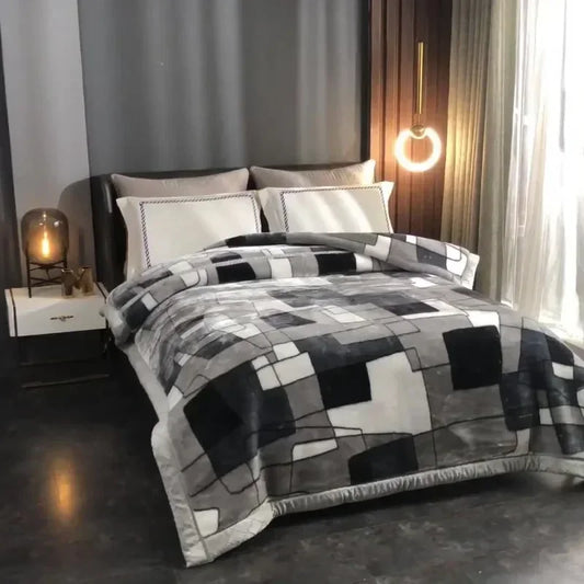 Double-layer Thick Plush Blanket Warm Skin Friendly in Winter Quilt Multiple Non Shedding Prints High Quality Bedding Article.