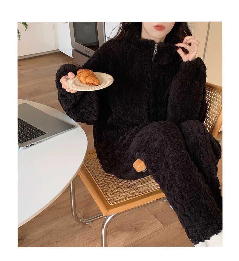 Große Größe Flanell Pyjama Set Herbst Winter Weibliche Nachtwäsche Hosen Anzug Verdicken Korallen Fleece Hohe Kragen Lounge Tragen Homewear