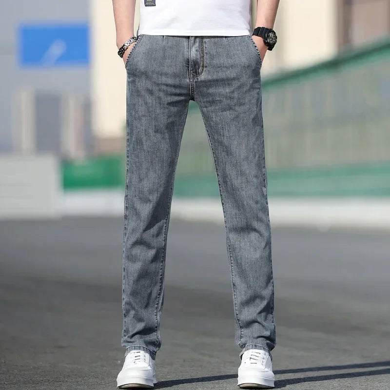 2025 sommer Neue männer Lose Grau Jeans Mode Lässig Stretch Gerade bein Denim Hosen Männlich Hellblau männer Hosen