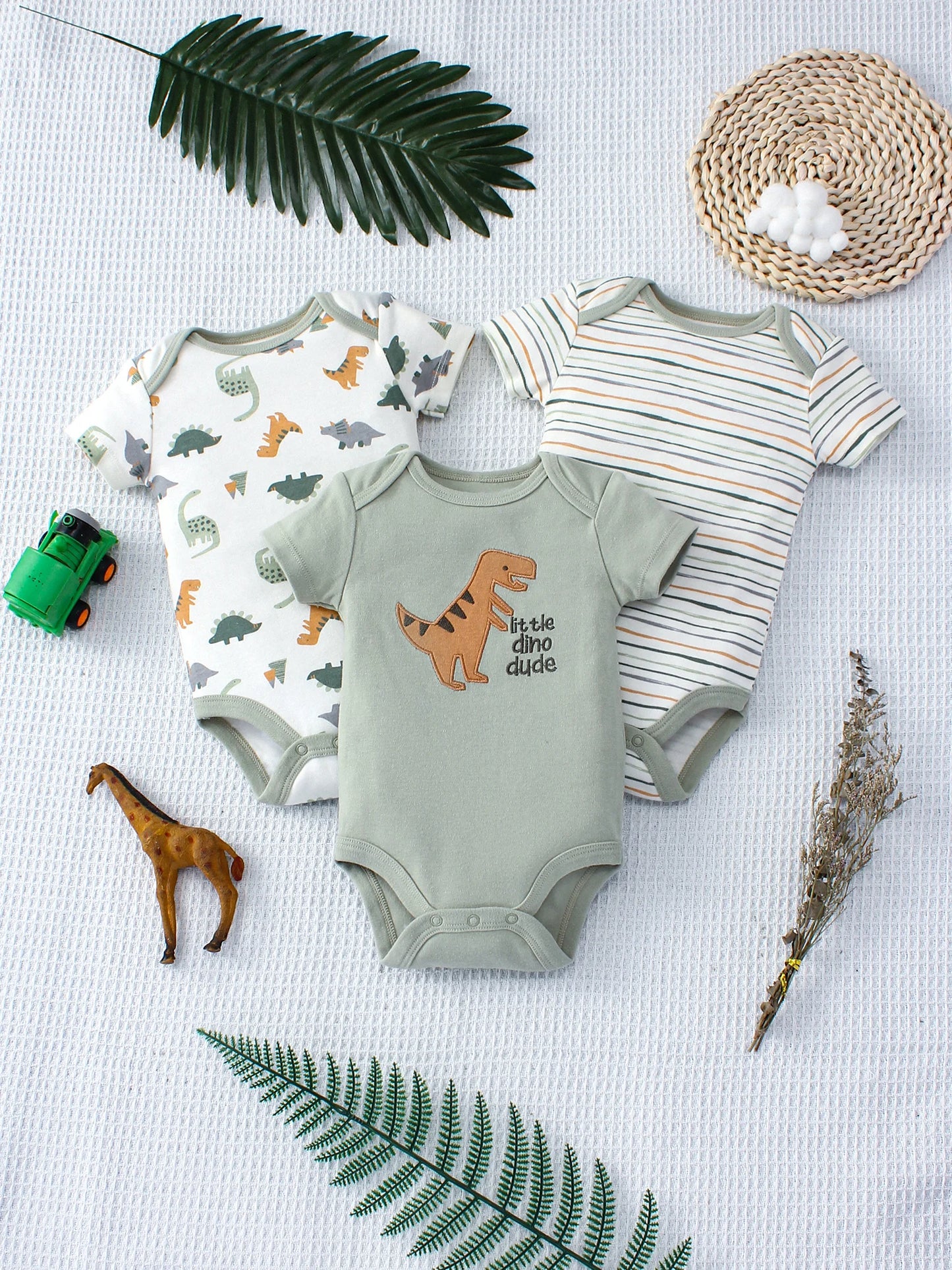 3-teiliges Sommer-Baby-Body, dreiteiliges Set mit Cartoon-Dinosaurier-Muster und Streifenmuster, Knopf-Design für Jungen im Alter von 0–9 Monaten