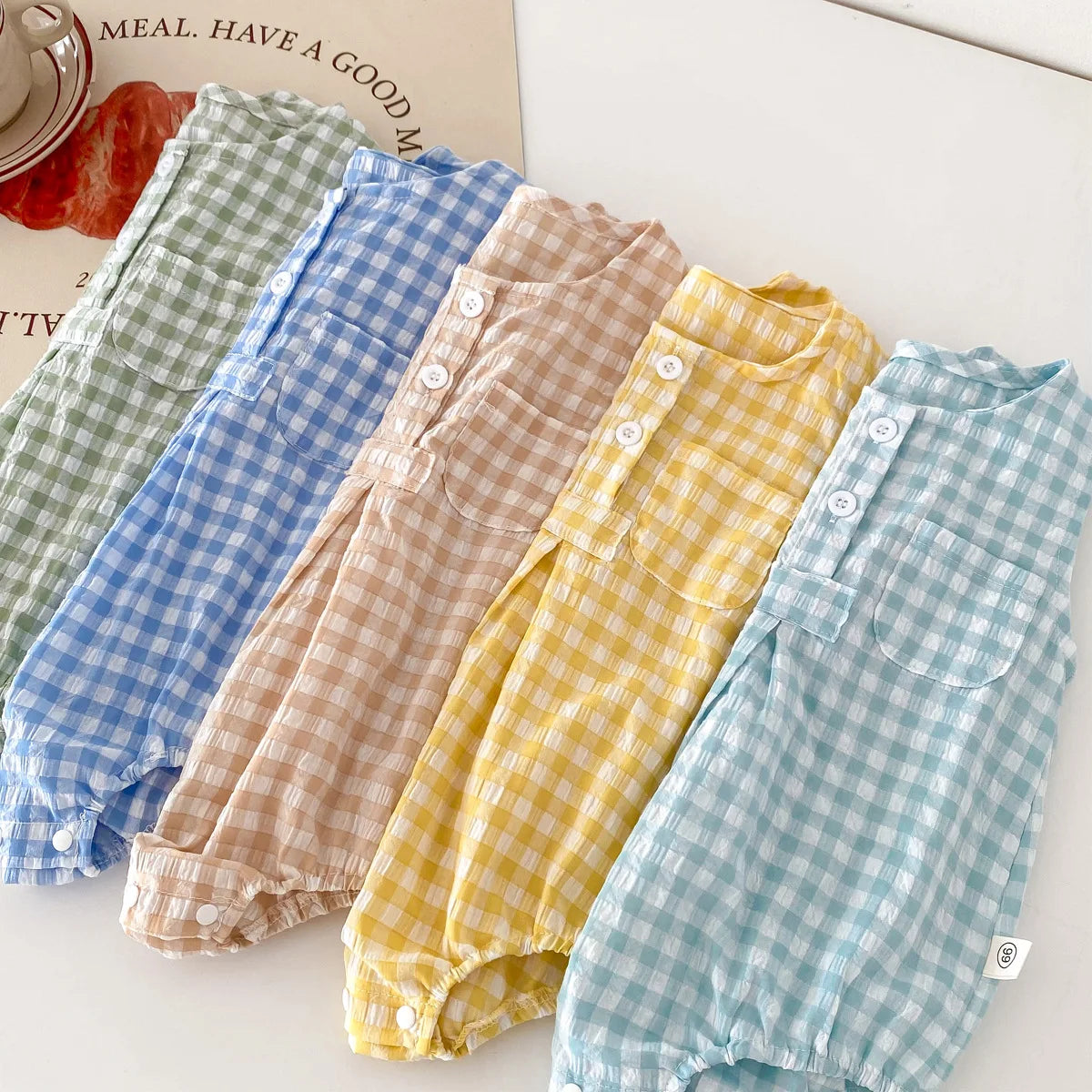 2024 Sommer Baby kleidung Plaid Kleinkind Jungen Mädchen Bodysuit ärmel los einteiliges Kleinkind Outfit