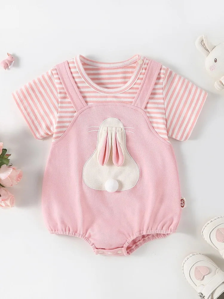 2024 Sommer Baby Mädchen Kleidung niedlichen Hasen falsch zweiteiligen Bodysuit Kleinkind Streifen Patchwork einteilige Kleidung