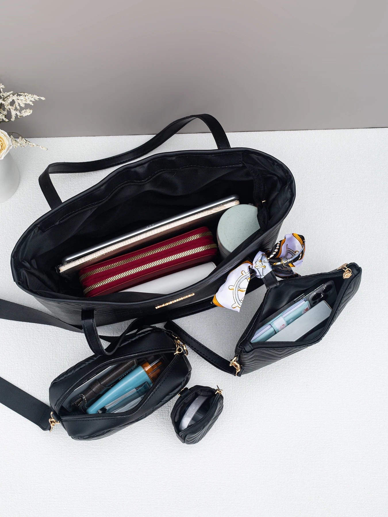 Wave pattern daily commuting large capacity tote bag handbag four piece set fashion trend personality change camera bag.